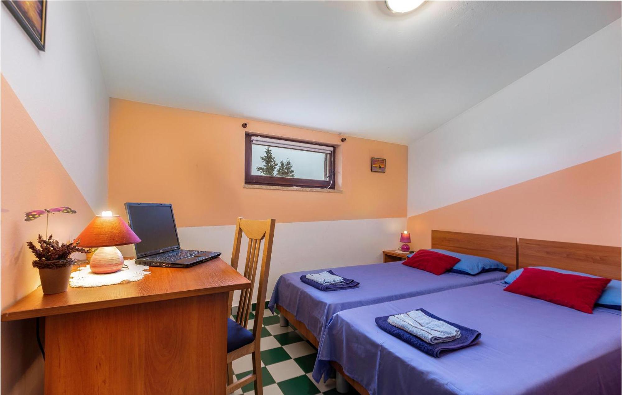 2 Bedroom Awesome Apartment In Винкуран Екстер'єр фото