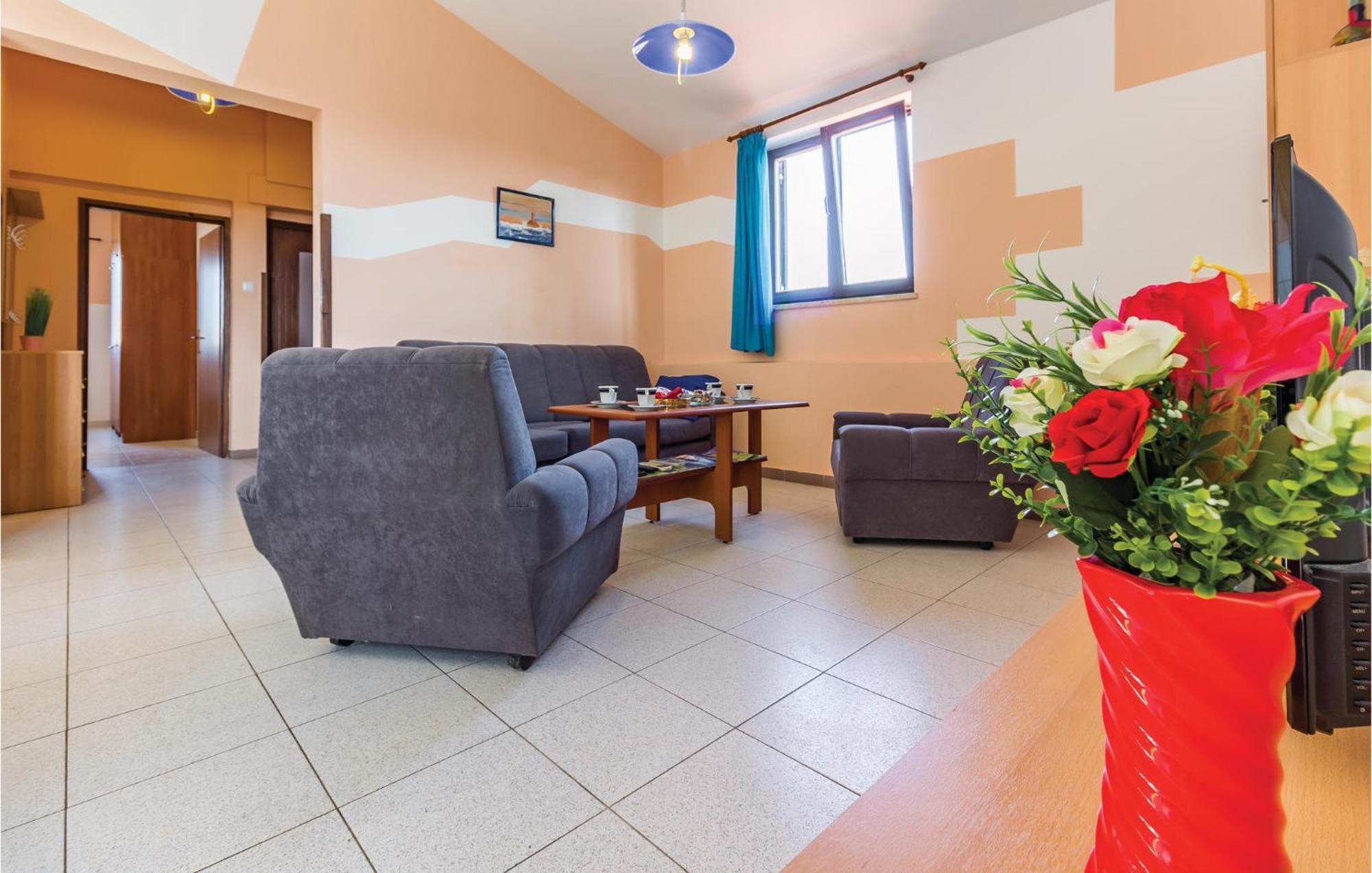 2 Bedroom Awesome Apartment In Винкуран Екстер'єр фото